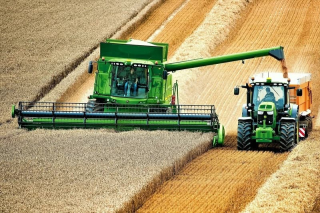 Комплексная уборка урожая: техника для масштабных ферм