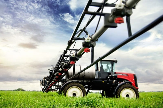 Обработка полей от вредителей