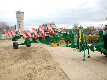 Плуг полунавесной оборотный ППО-8-40К