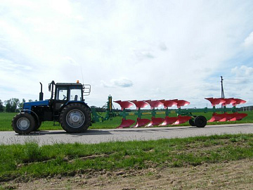 ППО-8-40-01. Плуг полунавесной оборотный со срезным болтом