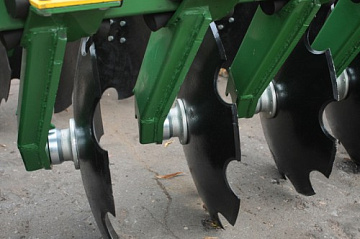 Агрегат почвообрабатывающий дисковый АПД-7,5 М