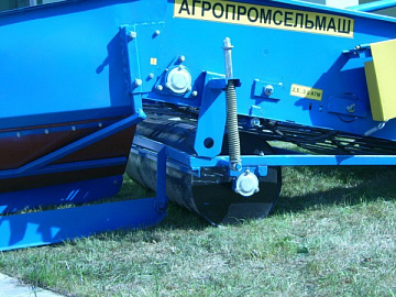 Копатель-валкоукладчик лука КЛ-1,4А